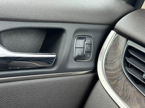 Used 2017 Lincoln MKC Reserve image 16