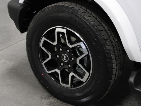 New 2026 Ford Bronco Outer Banks AWD/4WD image 10