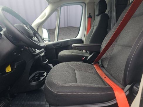Used 2022 RAM ProMaster 3500 w/ Convenience Group FWD image 4