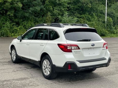 Used 2019 Subaru Outback 2.5i Premium w/ Popular Package #2 AWD/4WD image 3