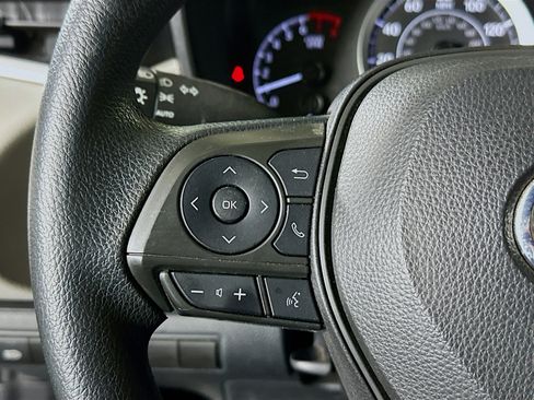 Used 2022 Toyota Corolla LE image 16