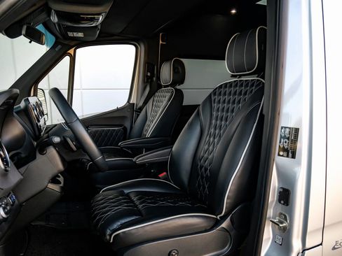 Used 2023 Mercedes-Benz Sprinter 3500 w/ Parking Package image 37