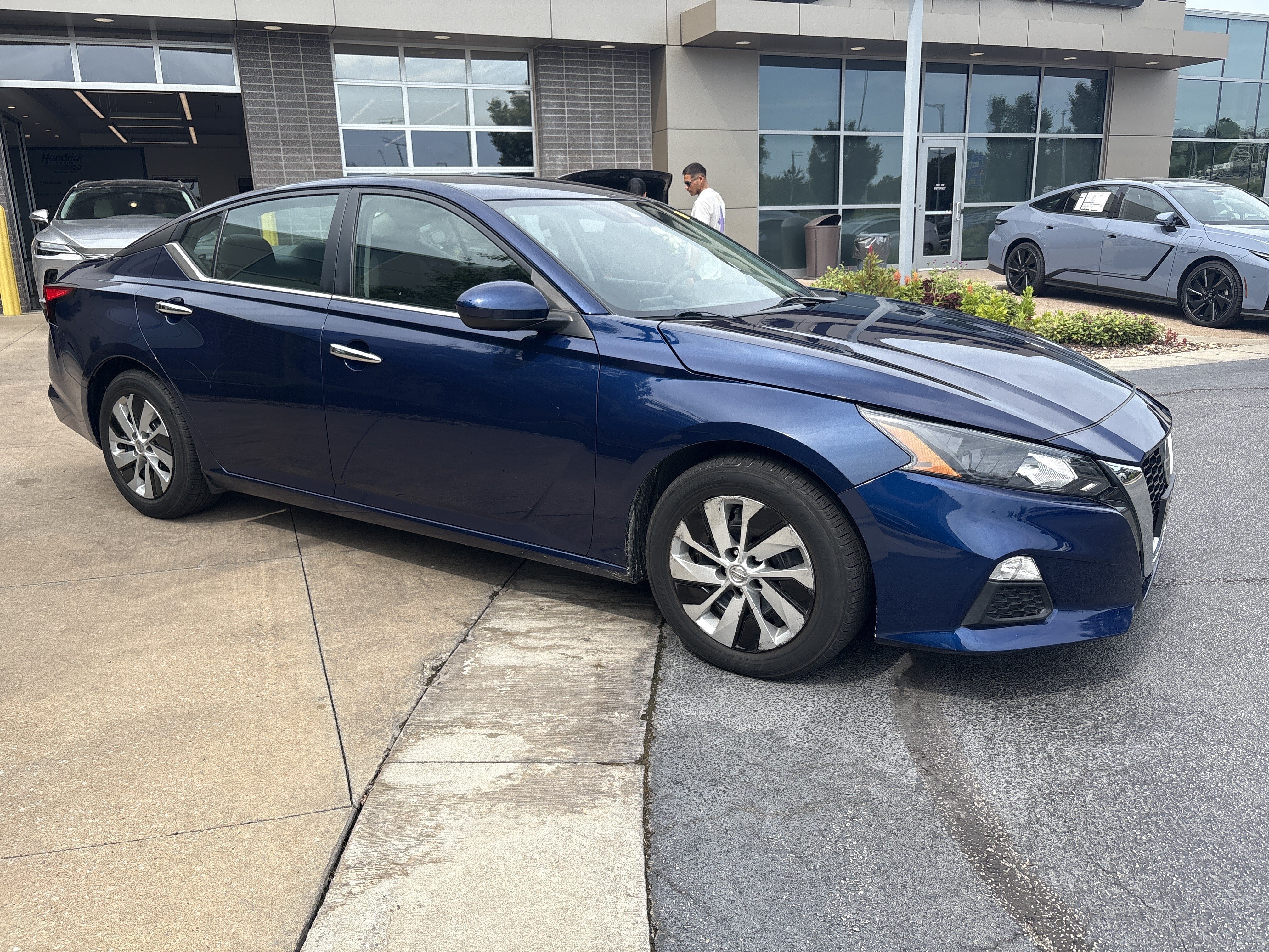 Used 2022 Nissan Altima 2.5 S w/ Driver Assist Package FWD image 2