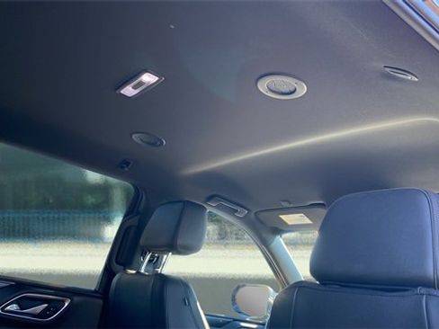 Used 2023 Chevrolet Suburban RST w/ Luxury Package image 16