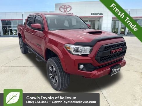 Used 2016 Toyota Tacoma TRD Sport AWD/4WD image 1