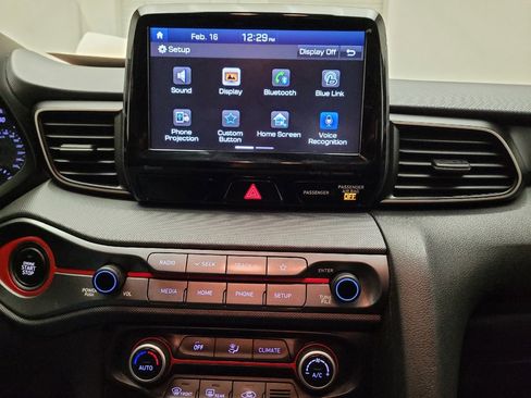 Used 2019 Hyundai Veloster 2.0 Premium image 25