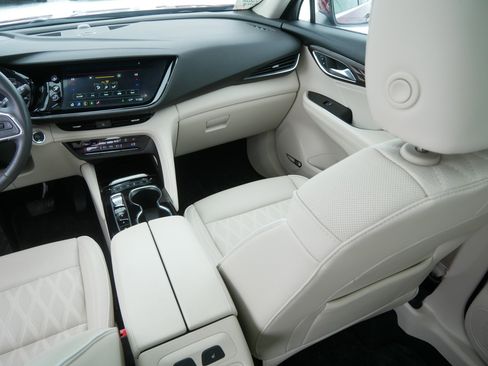 Used 2022 Buick Envision Avenir w/ Technology Package II image 11