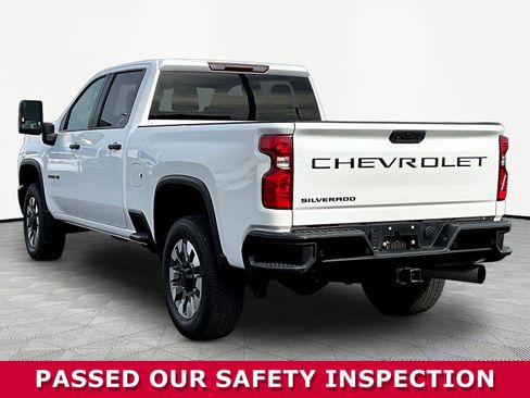 Used 2024 Chevrolet Silverado 2500 Custom w/ Custom Value Package AWD/4WD image 4