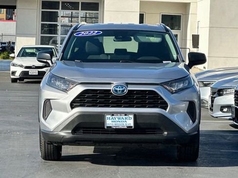 Used 2022 Toyota RAV4 LE image 8