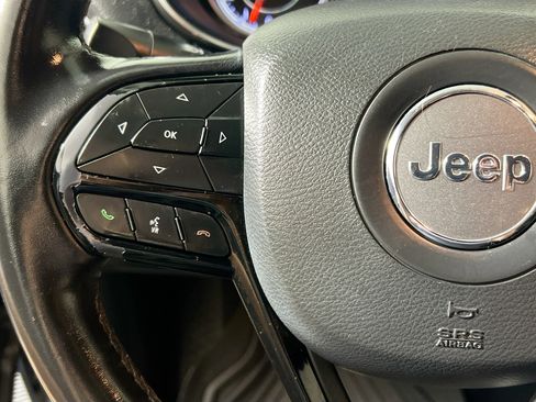 Used 2020 Jeep Cherokee Latitude Plus image 18