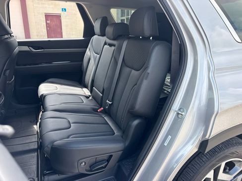 Used 2025 Hyundai Palisade SEL FWD image 11