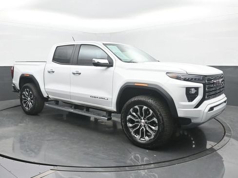 Used 2025 GMC Canyon Denali AWD/4WD image 7