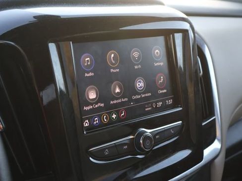 Used 2023 Chevrolet Traverse LS image 12