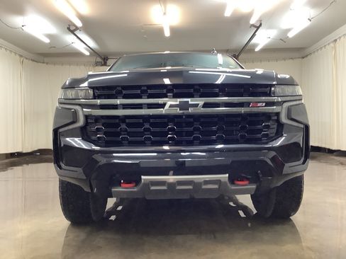 Used 2022 Chevrolet Suburban Z71 w/ Luxury Package AWD/4WD image 10