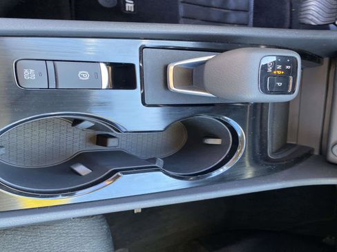 Used 2024 Nissan Rogue SV image 16