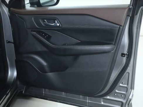 Certified 2023 Nissan Rogue SV w/ SV Premium B Package AWD/4WD image 38