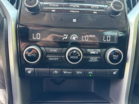 Used 2020 Subaru Ascent Premium AWD/4WD image 31