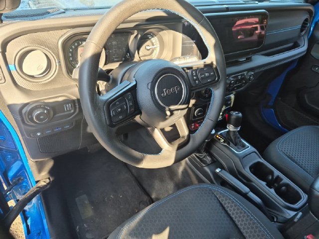 Used 2024 Jeep Wrangler Unlimited Rubicon 4xe w/ Capability Package AWD/4WD image 10