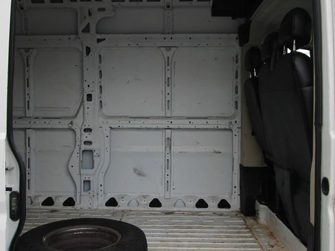 Used 2017 RAM ProMaster 2500 w/ Interior Convenience Group image 12