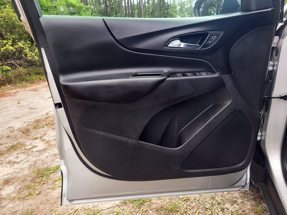 Used 2021 Chevrolet Equinox LT FWD image 26