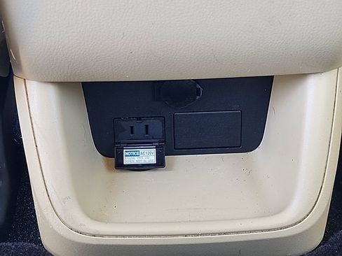 Used 2015 Toyota Highlander XLE image 33