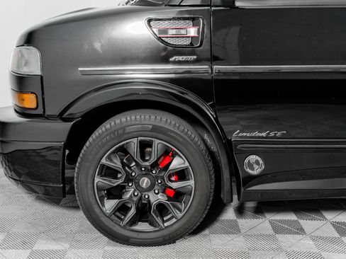 Used 2023 GMC Savana 2500 image 19