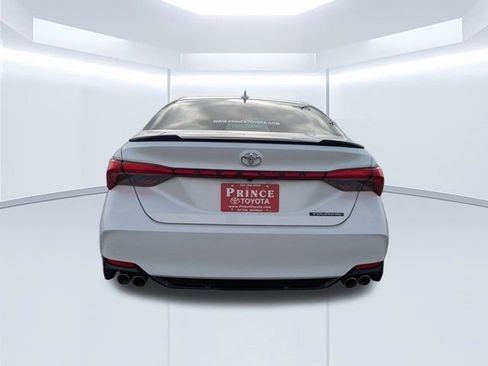 Used 2020 Toyota Avalon Touring FWD image 5