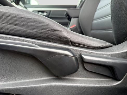 Used 2020 Honda CR-V LX image 17