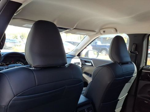 New 2025 Mitsubishi Outlander SE image 16