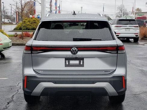 New 2026 Volkswagen Tiguan SE image 4