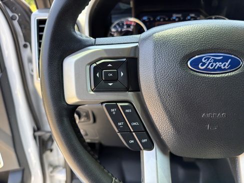 Used 2022 Ford F250 Lariat w/ Lariat Value Package AWD/4WD image 23