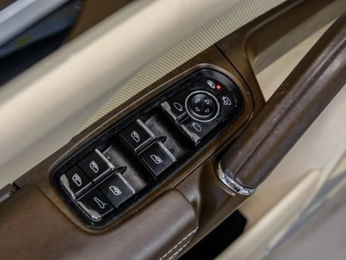 Used 2017 Porsche Cayenne AWD/4WD image 64
