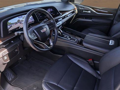 Certified 2024 Cadillac Escalade Luxury image 11