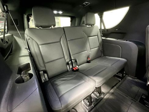 Used 2023 Chevrolet Suburban Z71 w/ Luxury Package image 37