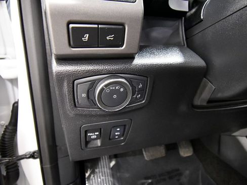 Used 2018 Ford Expedition Max XLT w/ Equipment Group 202A AWD/4WD image 19
