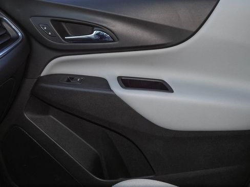 Certified 2021 Chevrolet Equinox LS FWD image 25