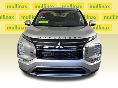 Used 2026 Mitsubishi Outlander SE FWD image 14