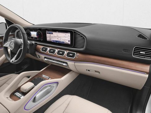 New 2026 Mercedes-Benz GLS 450 4MATIC image 11