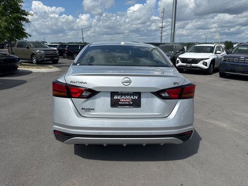 Used 2024 Nissan Altima 2.5 SV FWD image 6
