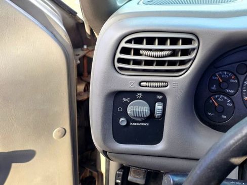 Used 2003 GMC Sonoma SL image 12