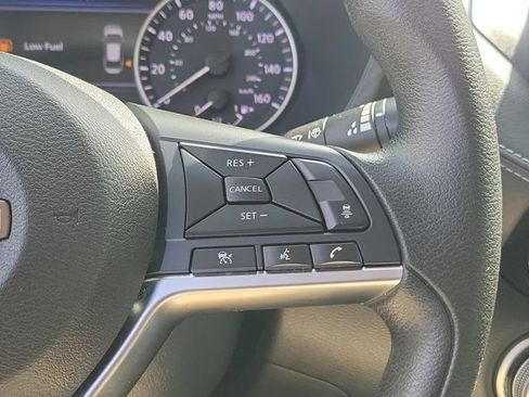 Certified 2025 Nissan Sentra SV FWD image 25