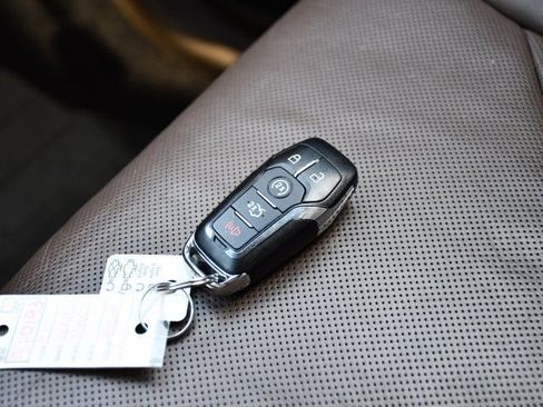 Used 2017 Lincoln MKX Reserve w/ Driver Assistance Package image 22