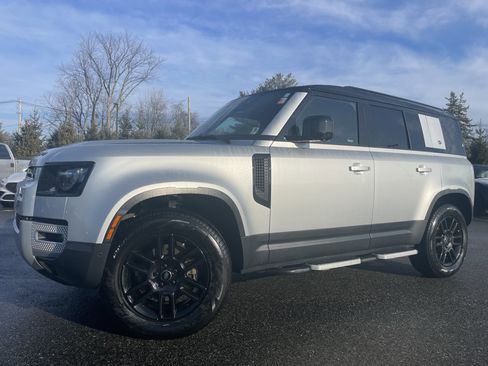 Used 2023 Land Rover Defender 110 S image 38