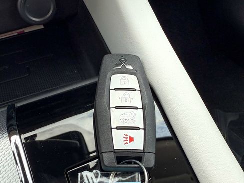 New 2025 Mitsubishi Outlander SEL image 49