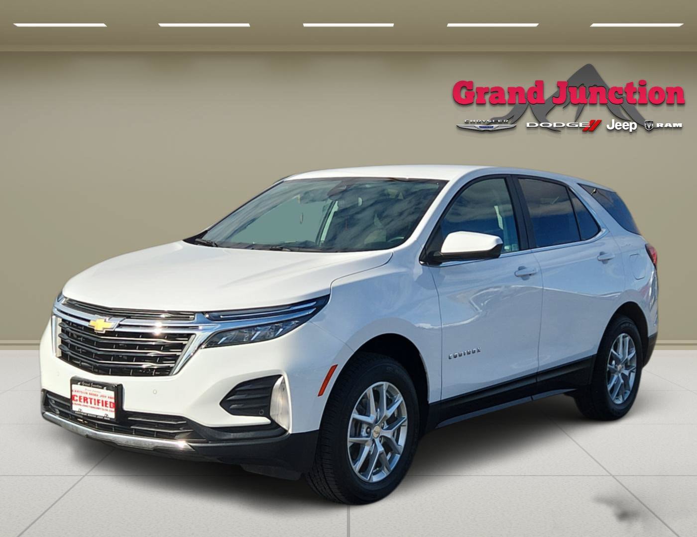 Used 2024 Chevrolet Equinox LT AWD/4WD image 3