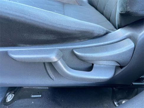 Used 2019 Nissan Kicks SV image 13