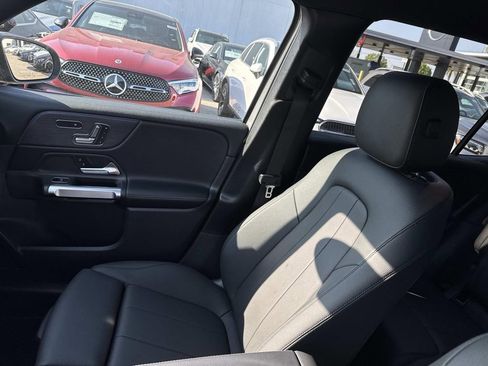 Used 2025 Mercedes-Benz GLB 250 image 16