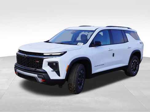 New 2026 Chevrolet Traverse Z71 w/ Driver Confidence Package AWD/4WD image 7