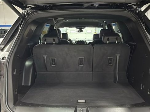 Used 2022 Chevrolet Traverse LT w/ LPO, Blackout Package image 7