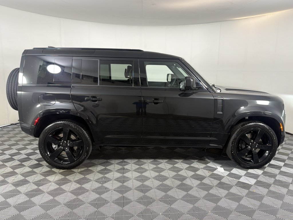 New 2026 Land Rover Defender 110 X-Dynamic SE AWD/4WD image 10